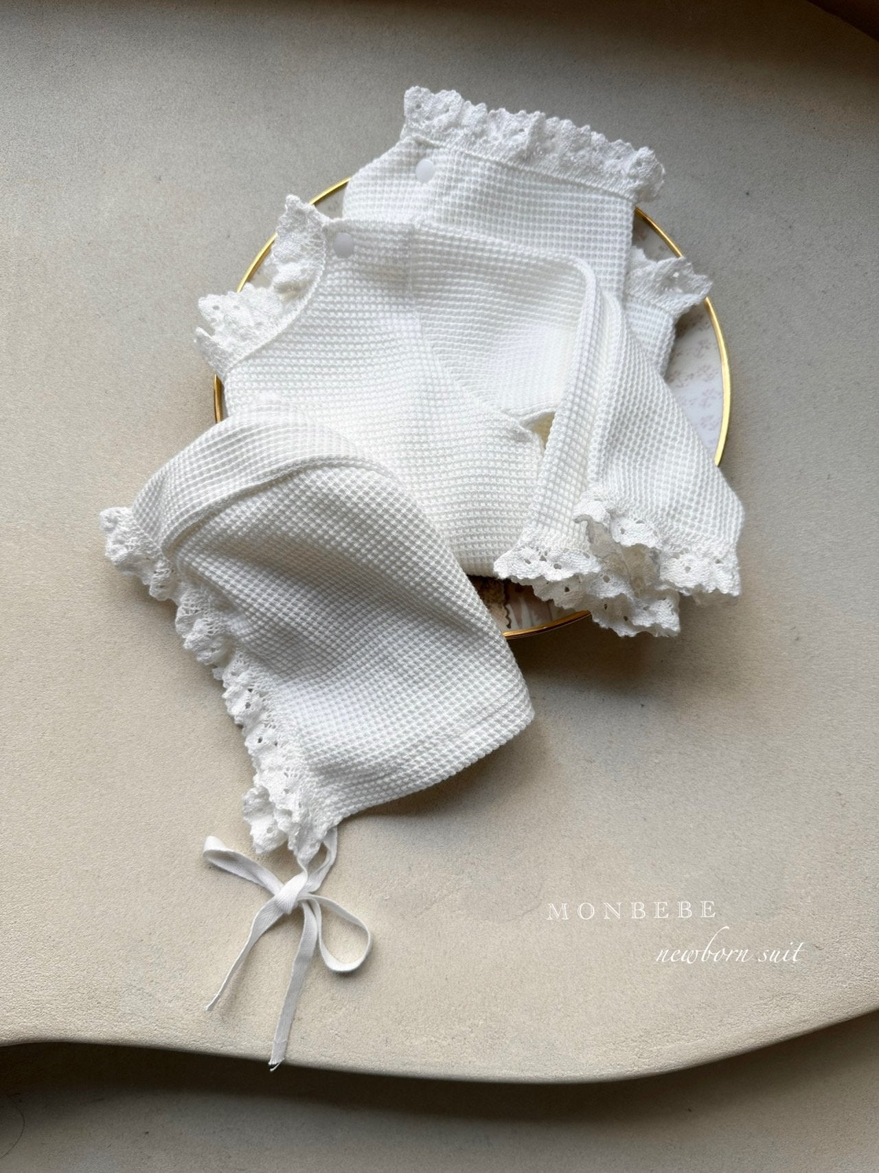 Monbebe Waffle Suit + Bonnet Set (White)