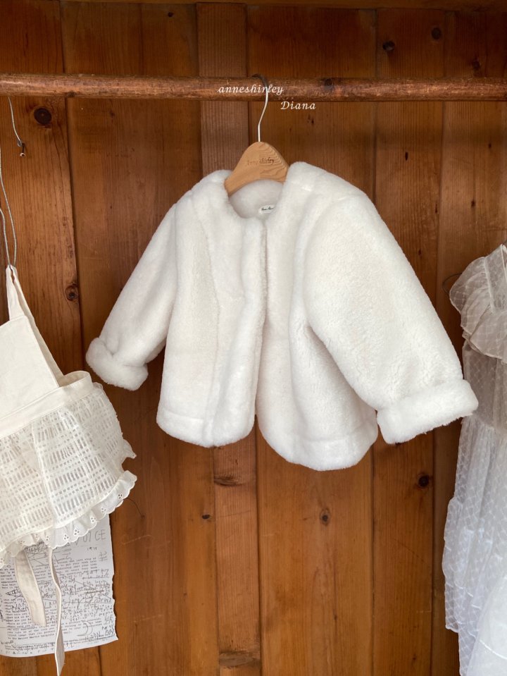 Ann Shirley Fluffy Coat