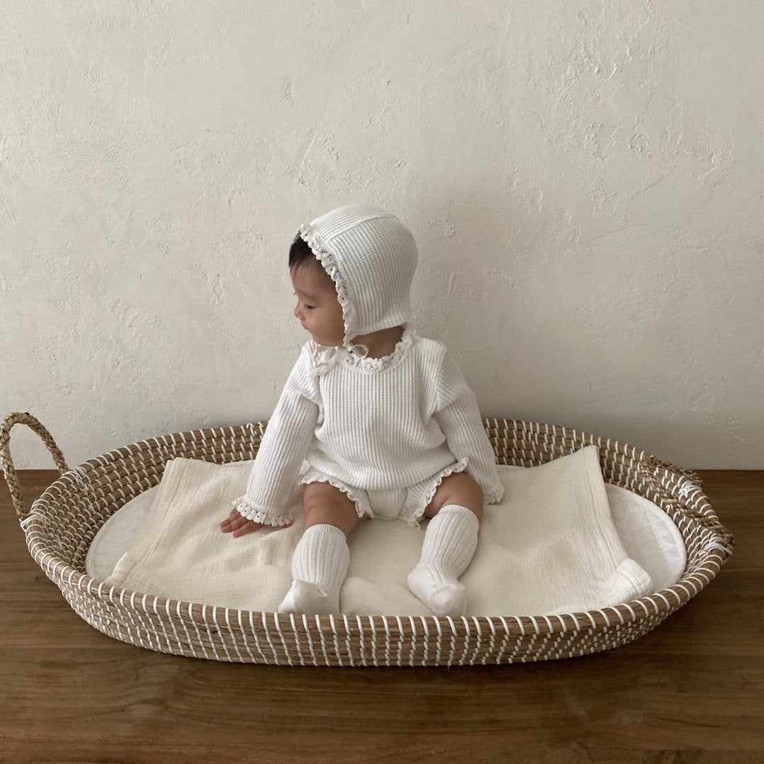 Monbebe Waffle Suit + Bonnet Set (White)